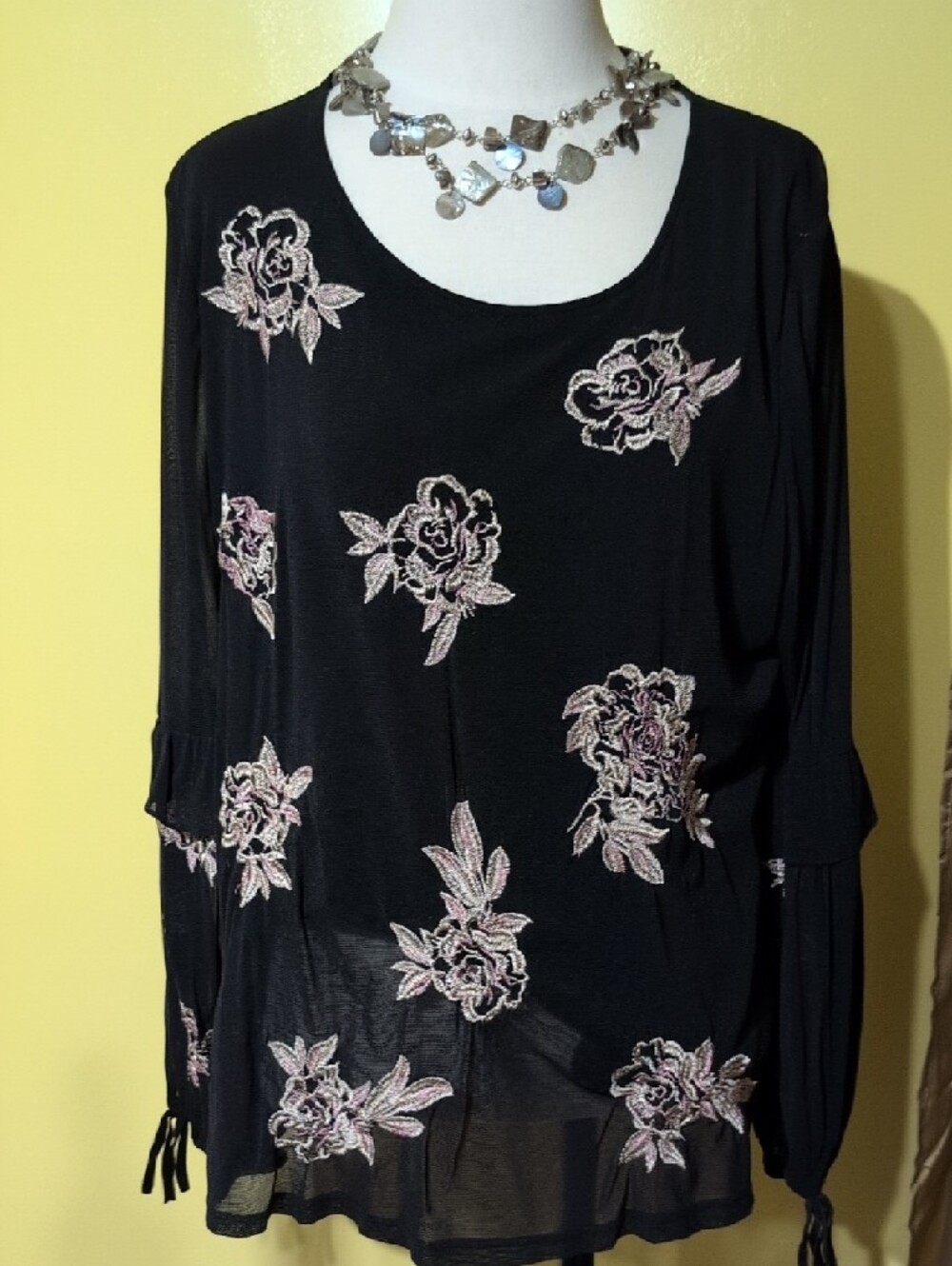 Style and Co Black Floral Embroidered Sheer lined Women's Top - Picture 7 of 9
